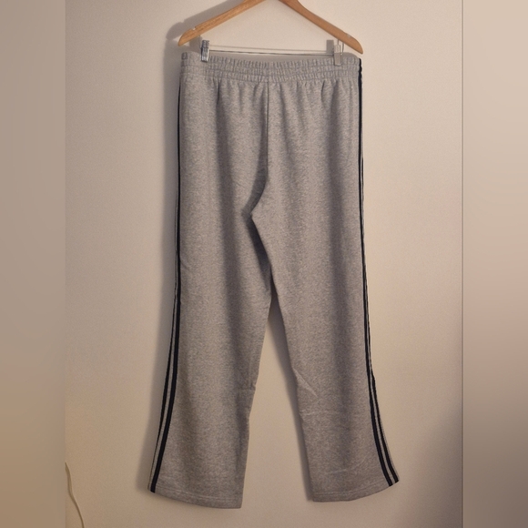 NWOT ​Adidas Essentials 3-Stripes Open Hem Joggers Sweatpants - Gray/Black XL - Picture 3 of 6